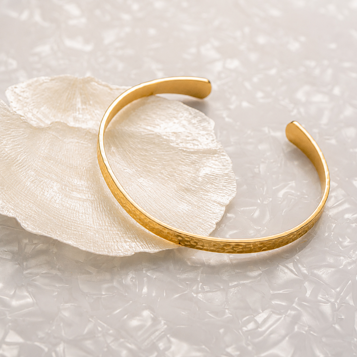 KAIA HAMMERED CUFF