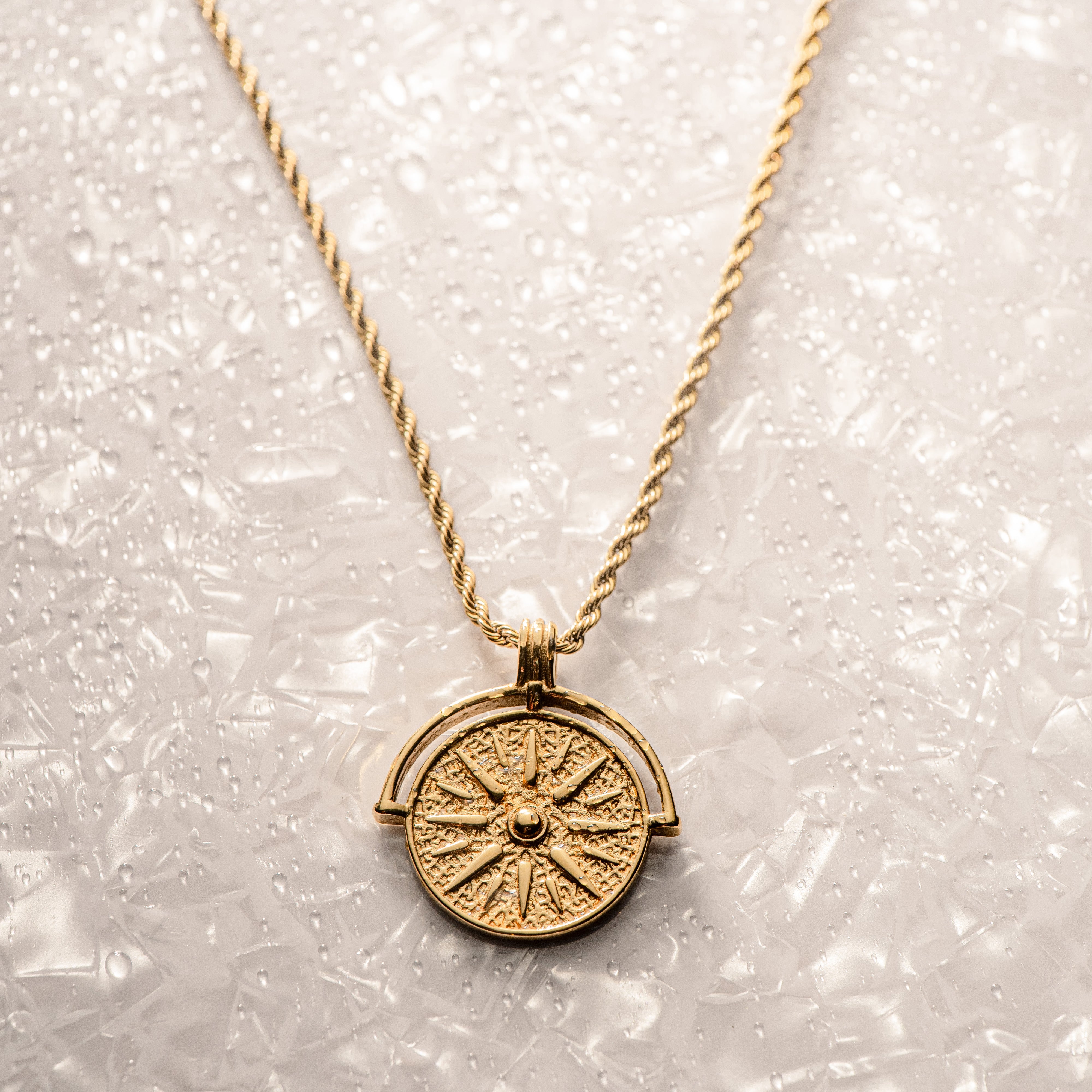 SOLEA NECKLACE