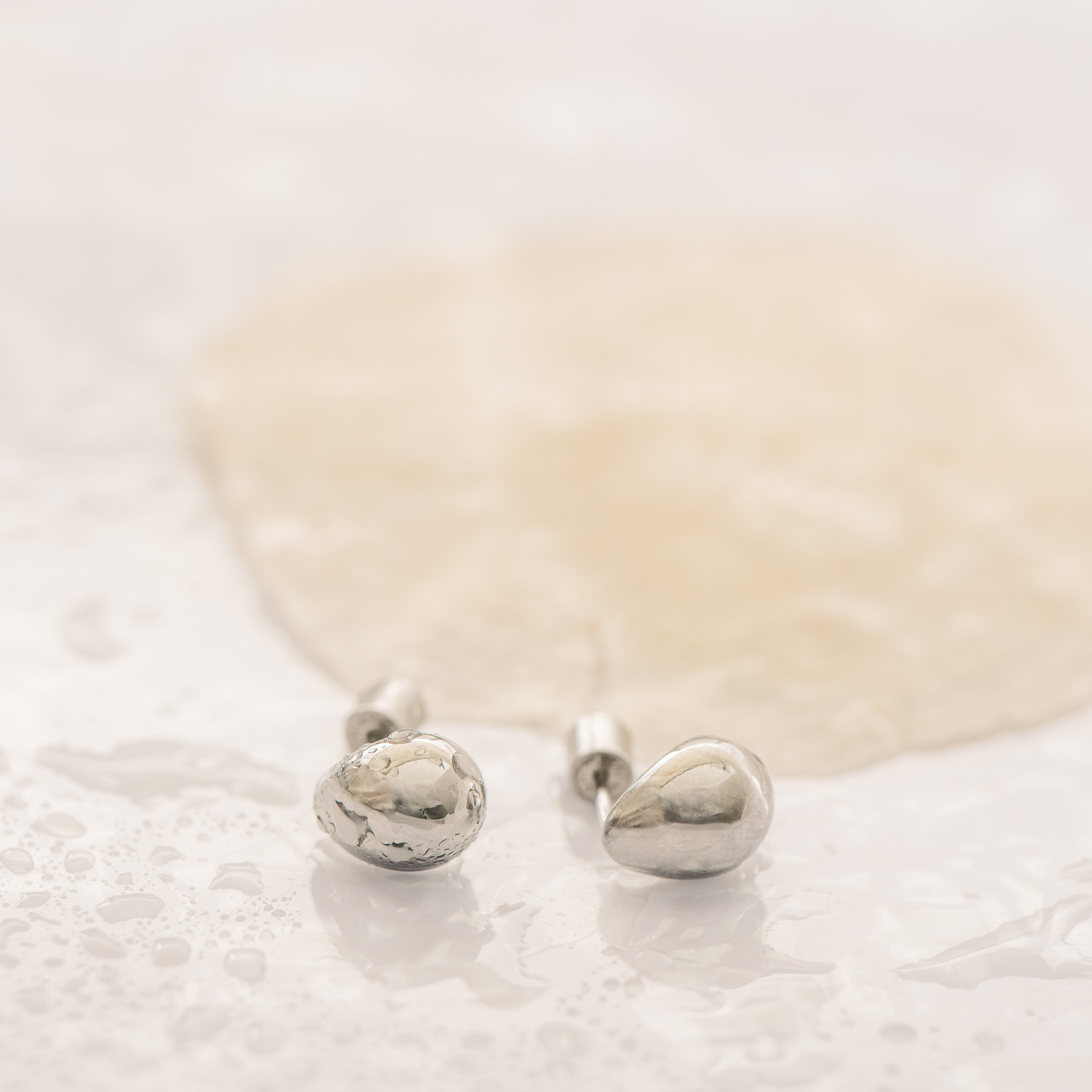 ELINA DROP STUD EARRINGS