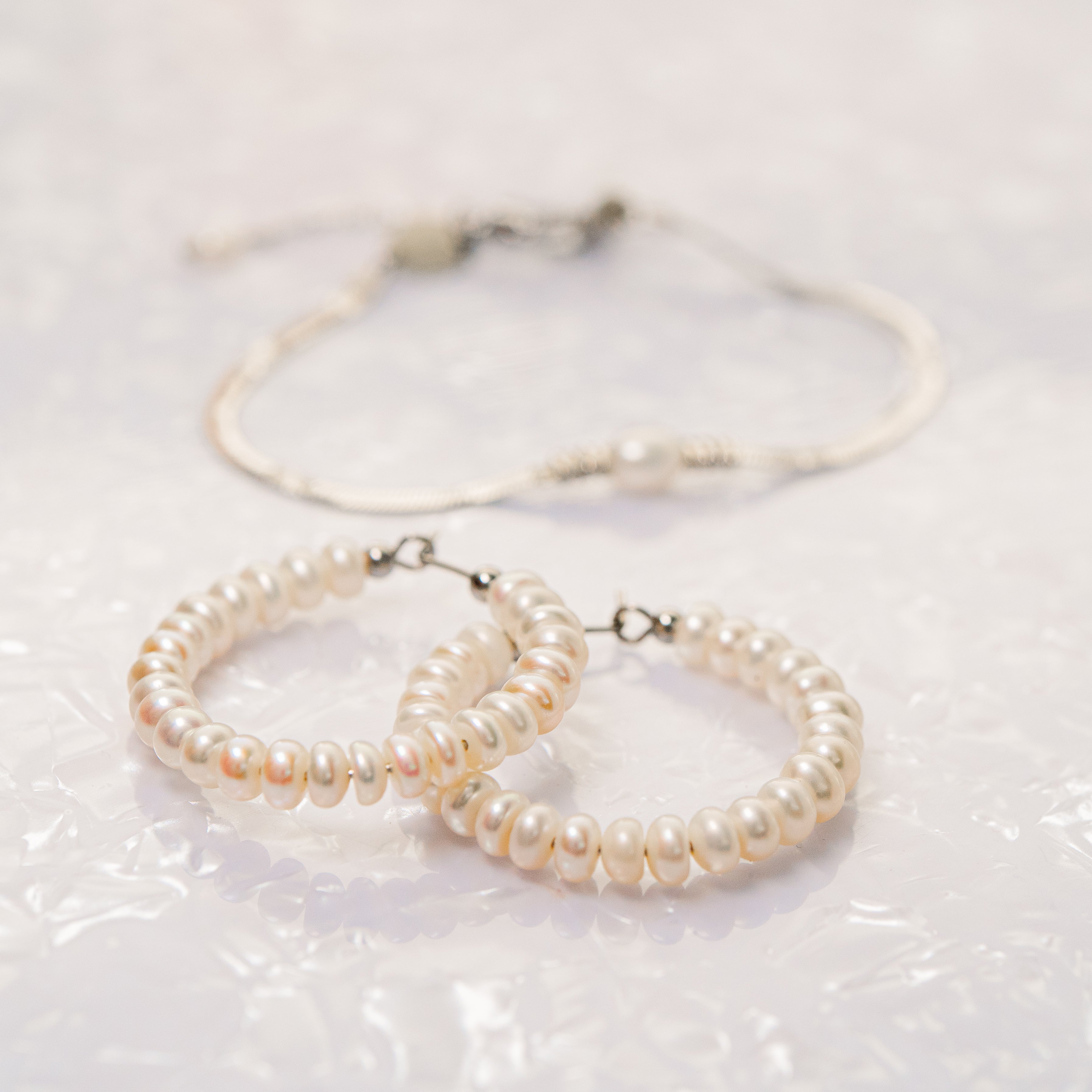 MAHEA FRESHWATER PEARL HOOP