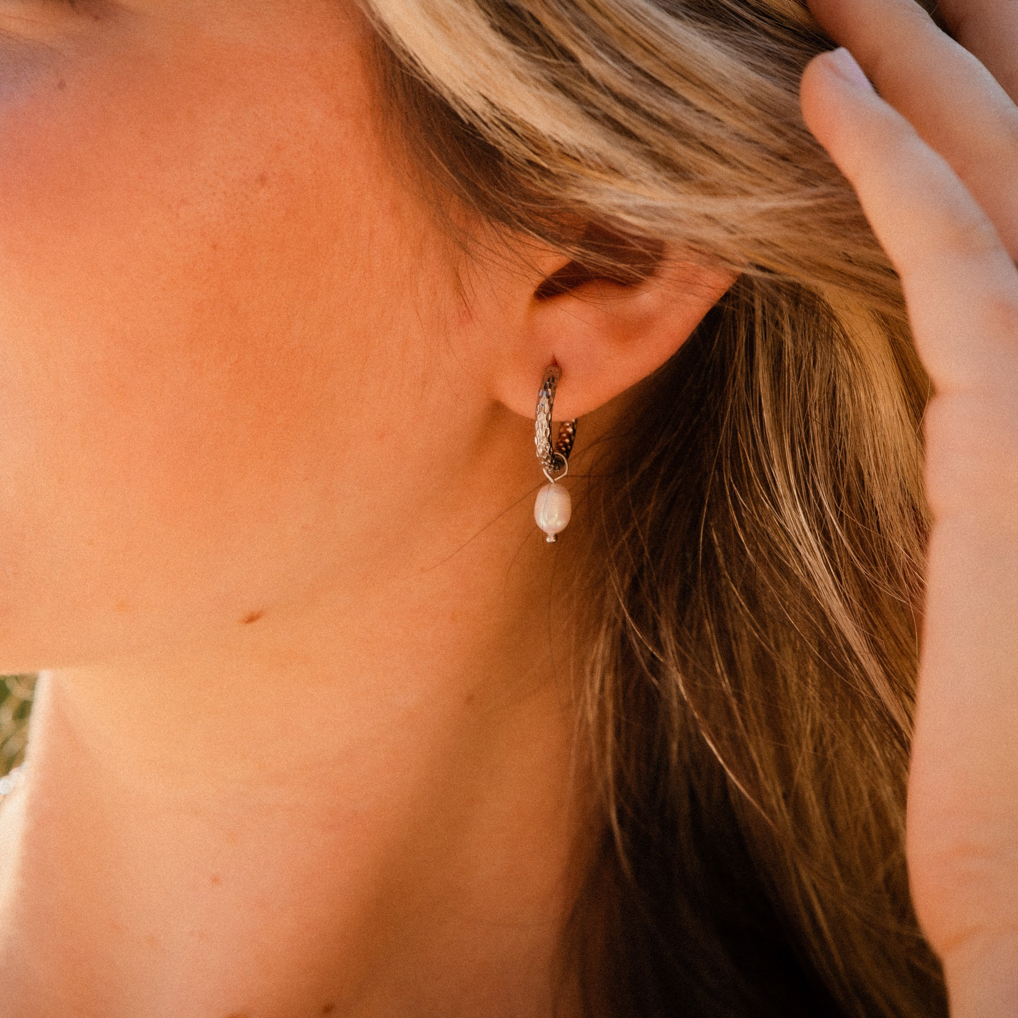 BAHIA HAMMERED HOOPS