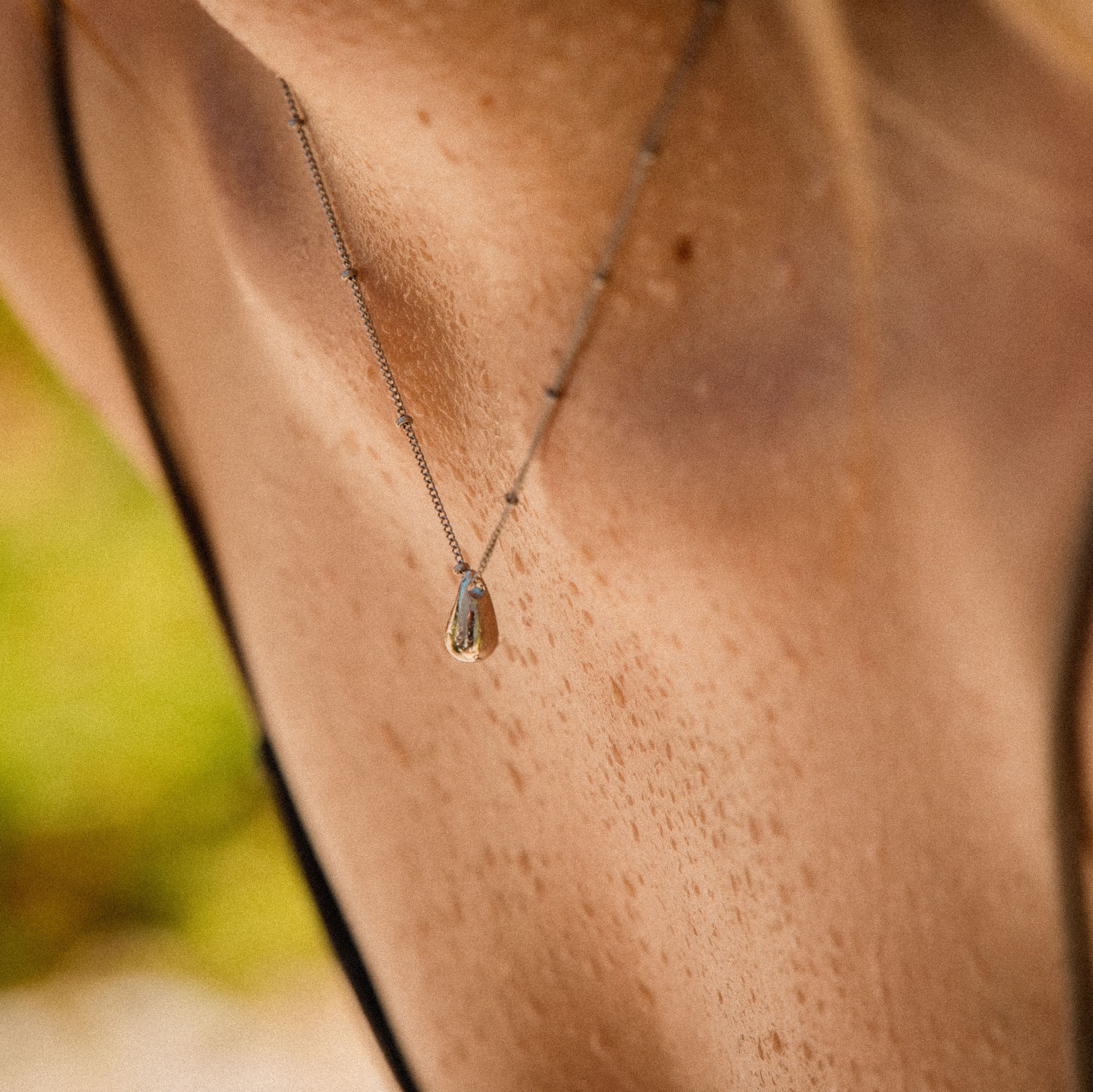 ELINA DROP NECKLACE