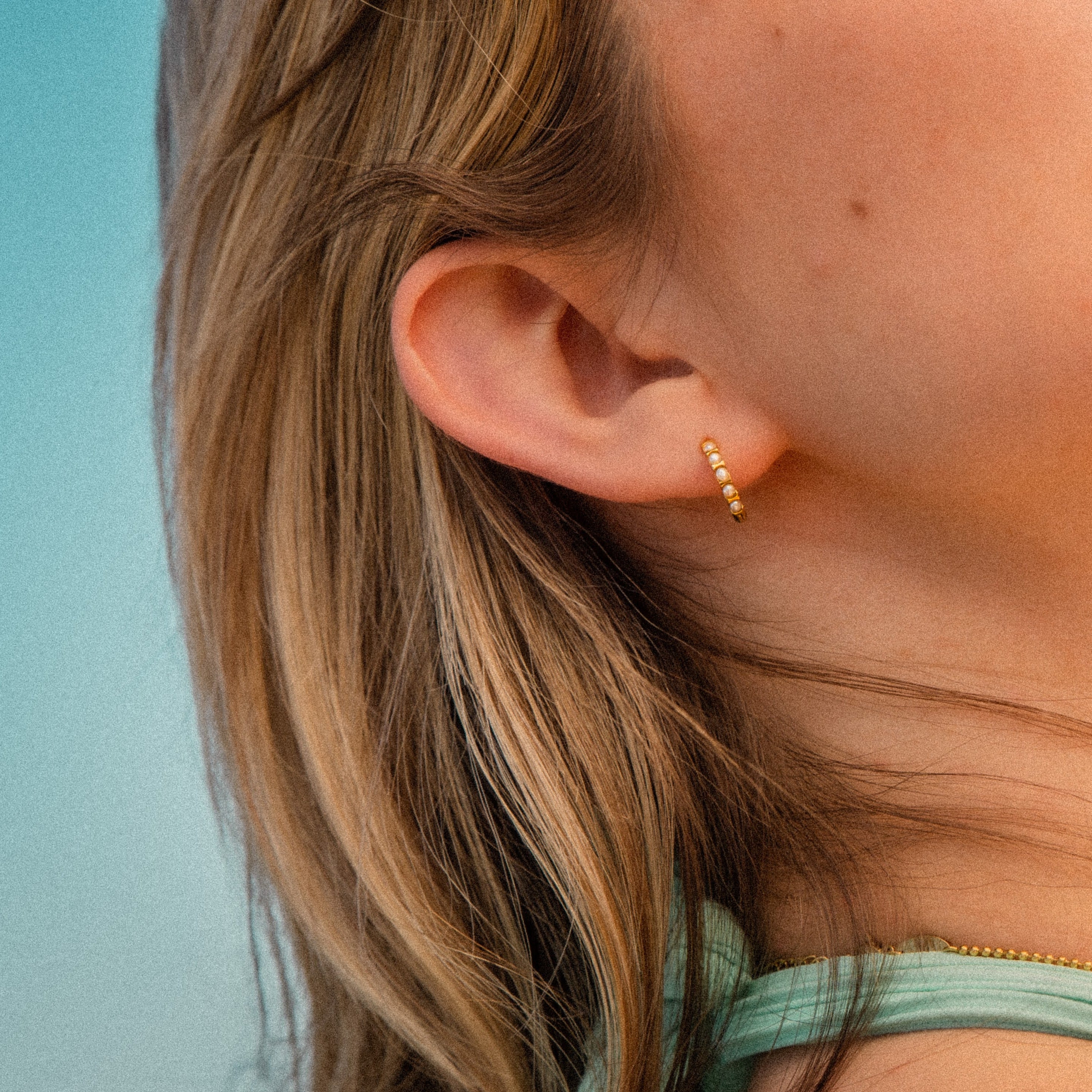 OASIS MINI PEARL HOOPS