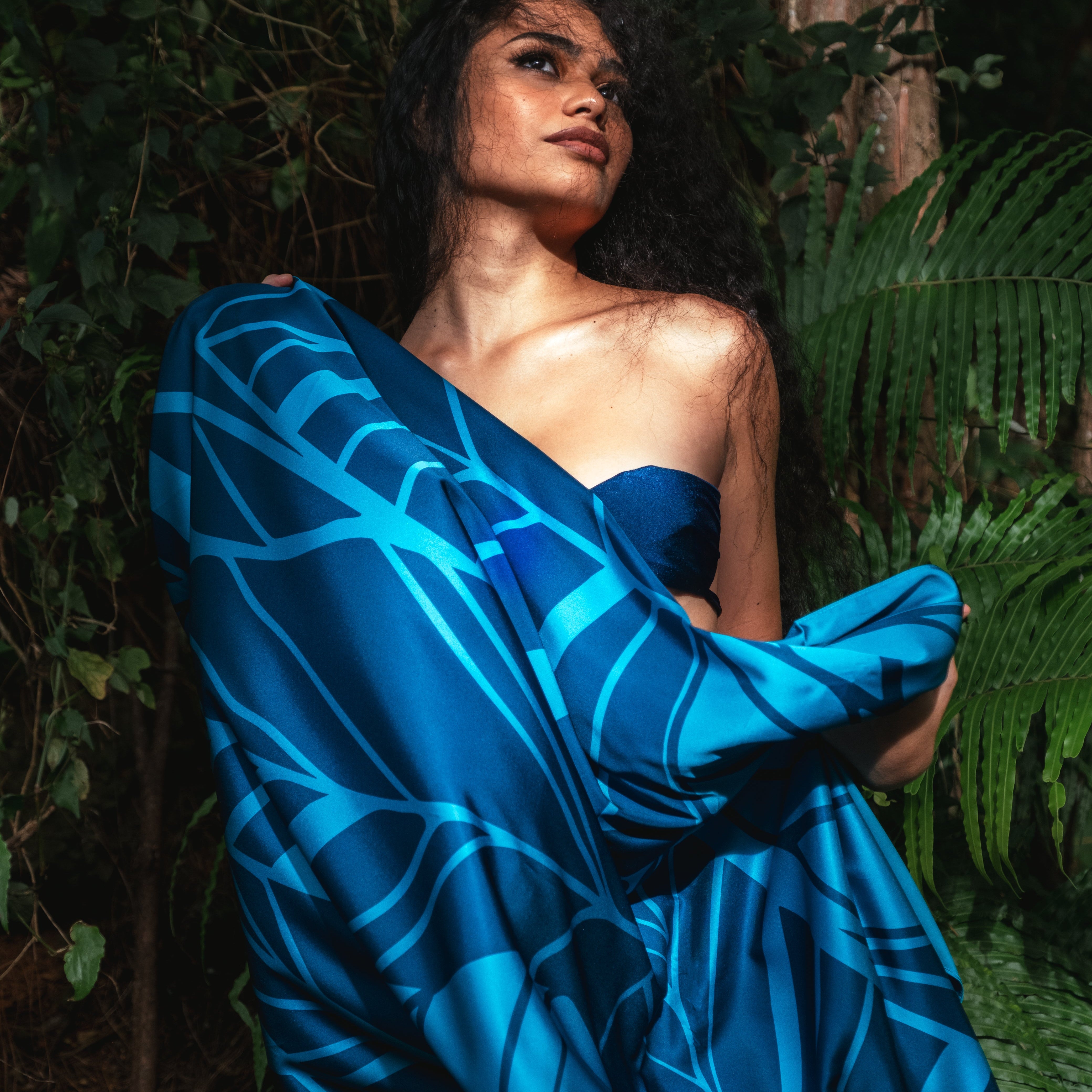 Island Essence — Deep Lagoon Pāreu