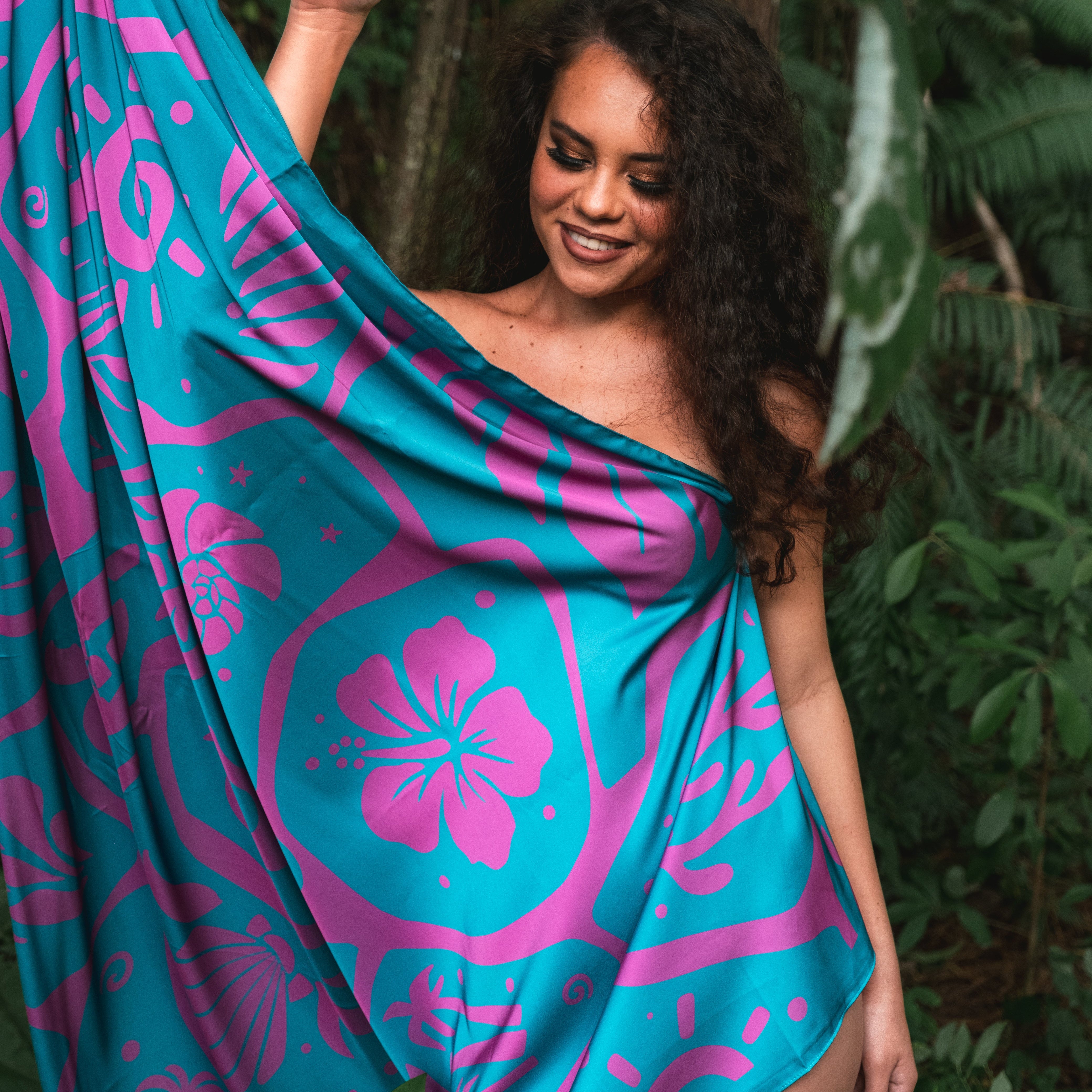 Island Essence — Polynesian Nights Pāreu