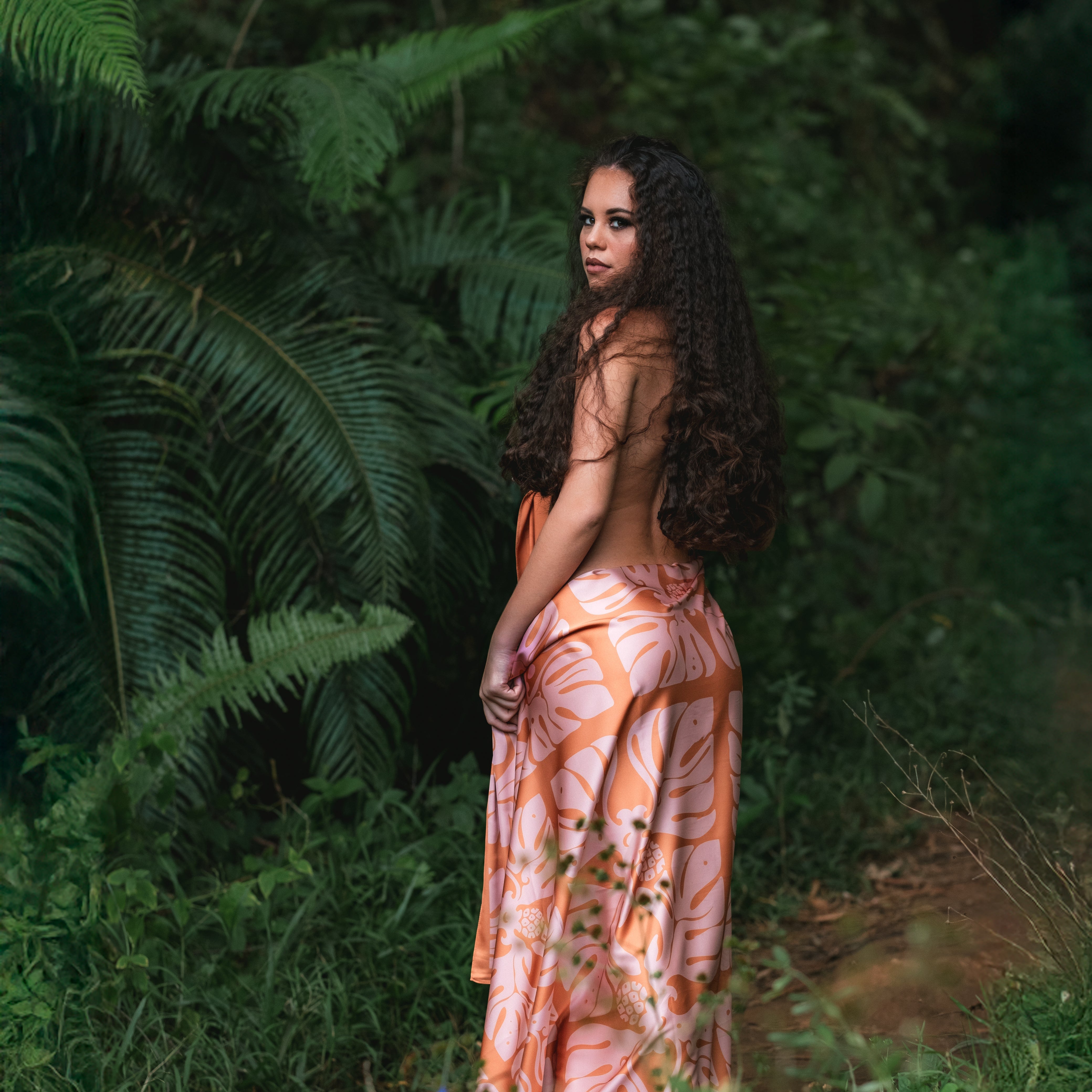 Island Essence — Tifaifai Gold Pāreu