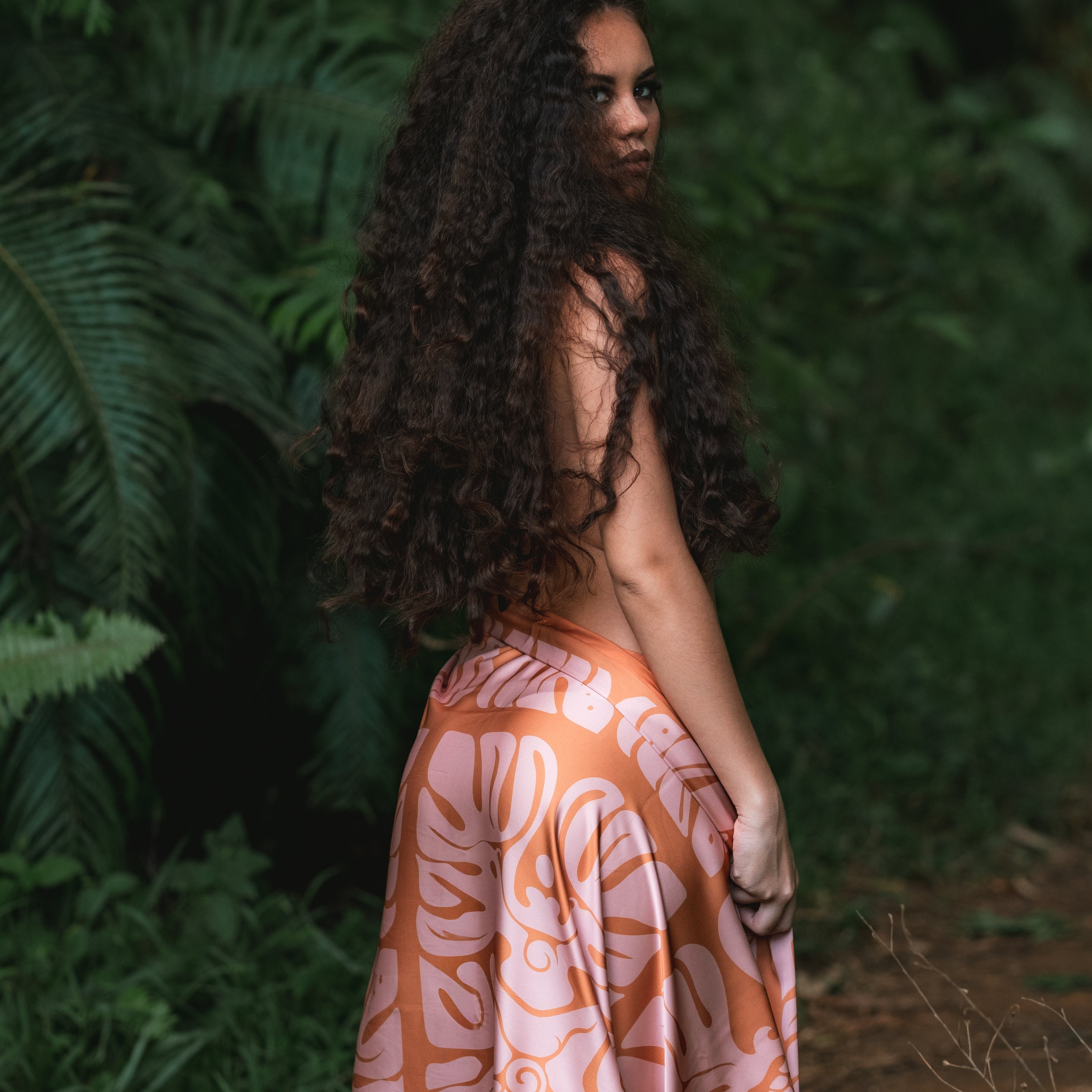 Island Essence — Tifaifai Gold Pāreu