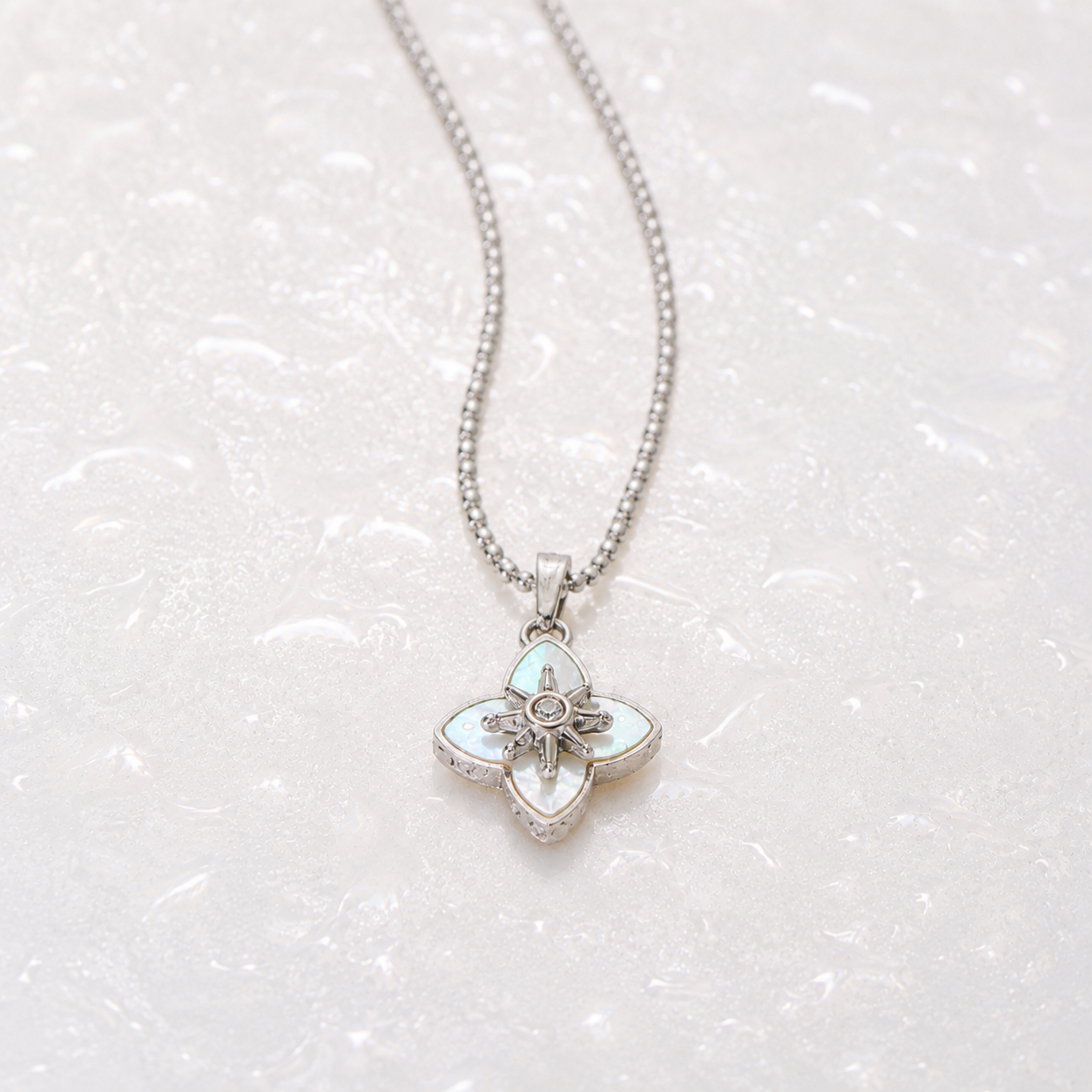 MALIA NECKLACE