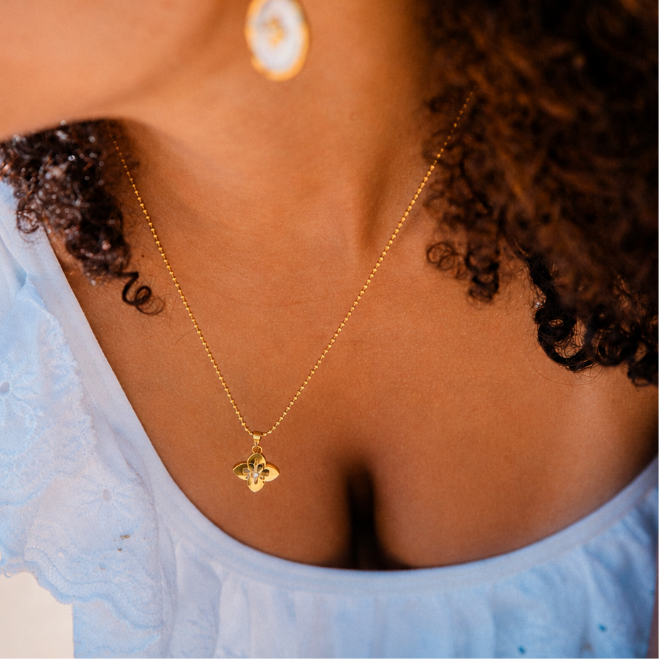 MOEA NECKLACE