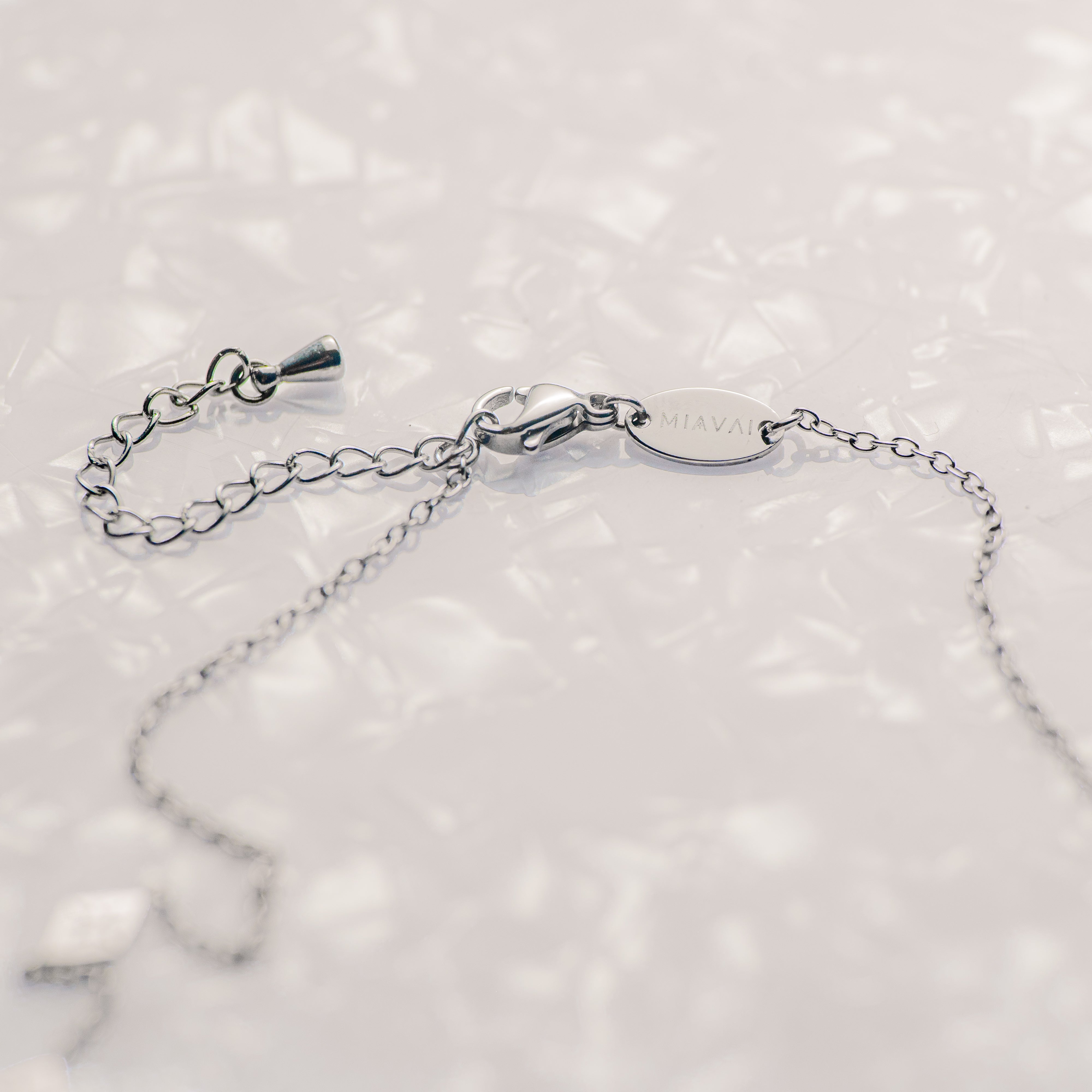 MAHANA NECKLACE