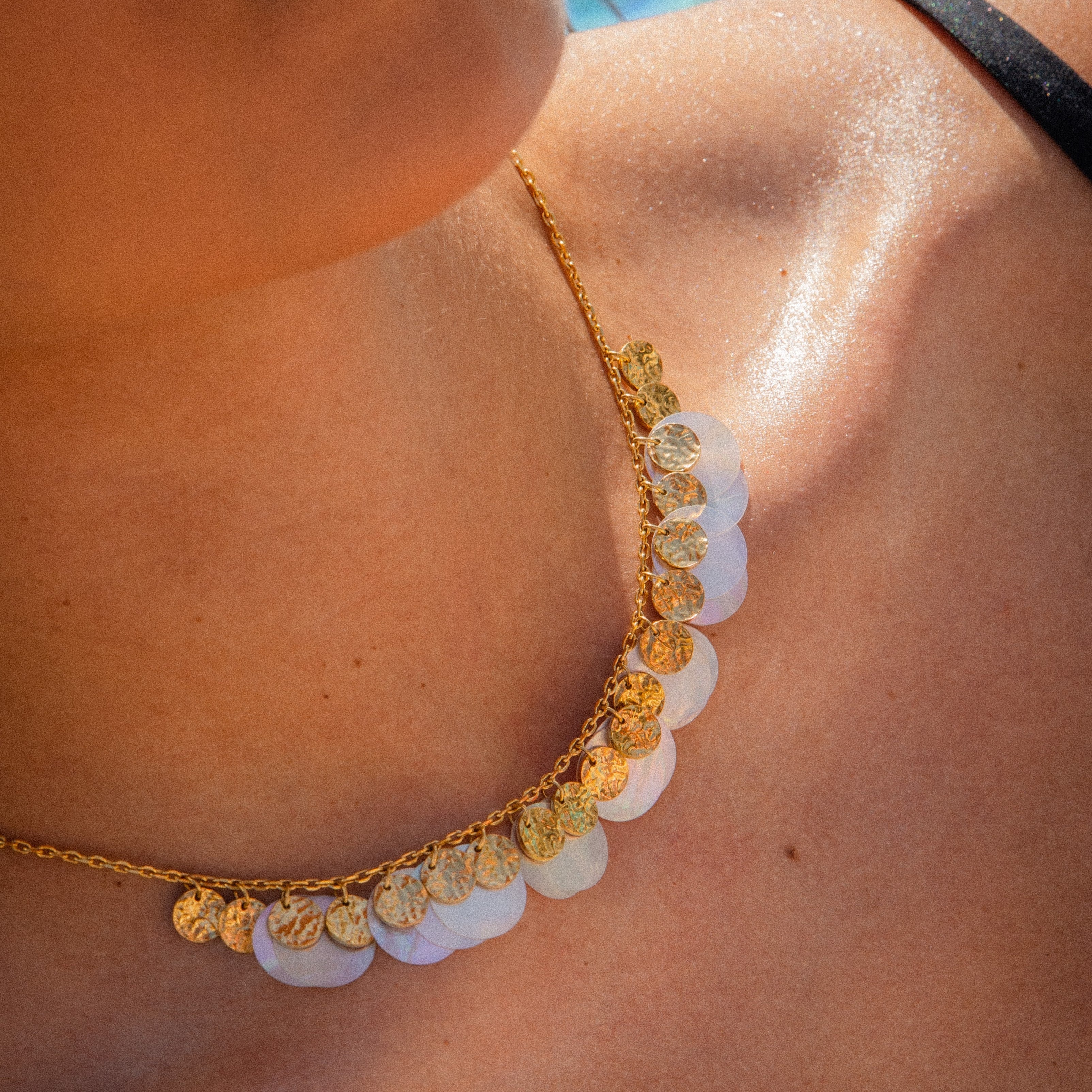 ALOHA SHIMMERING NECKLACE