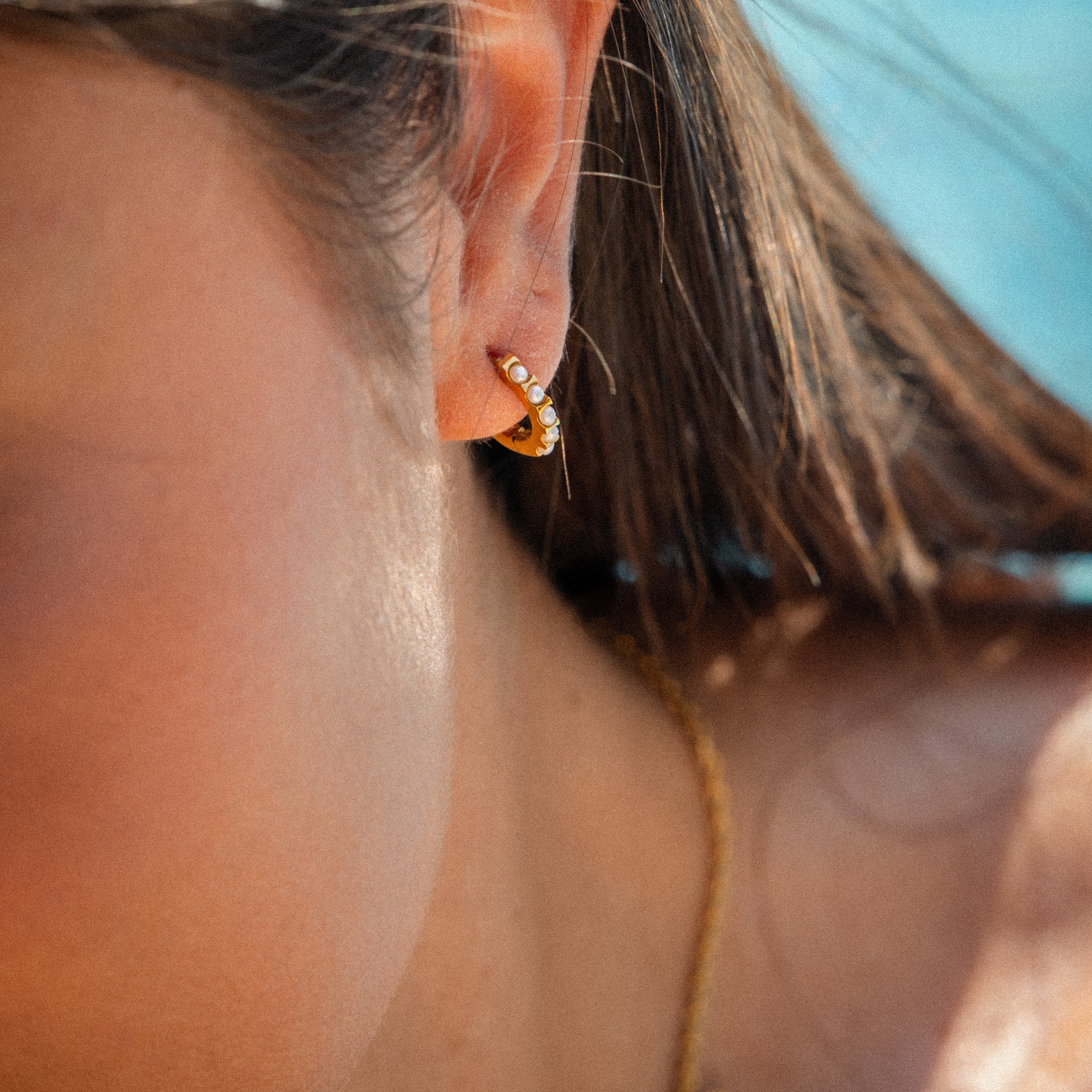 OASIS MINI PEARL HOOPS