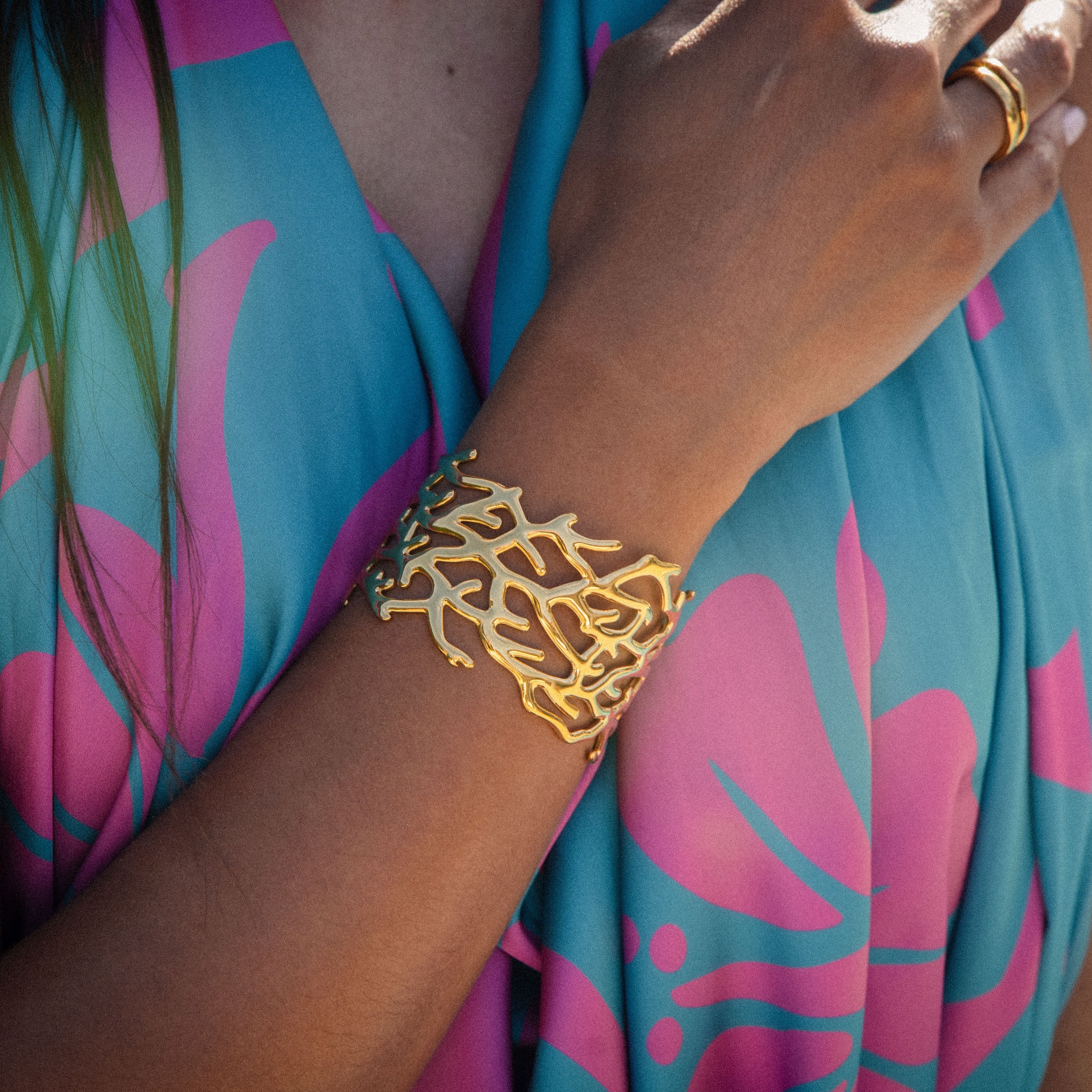 CORAL BANGLE