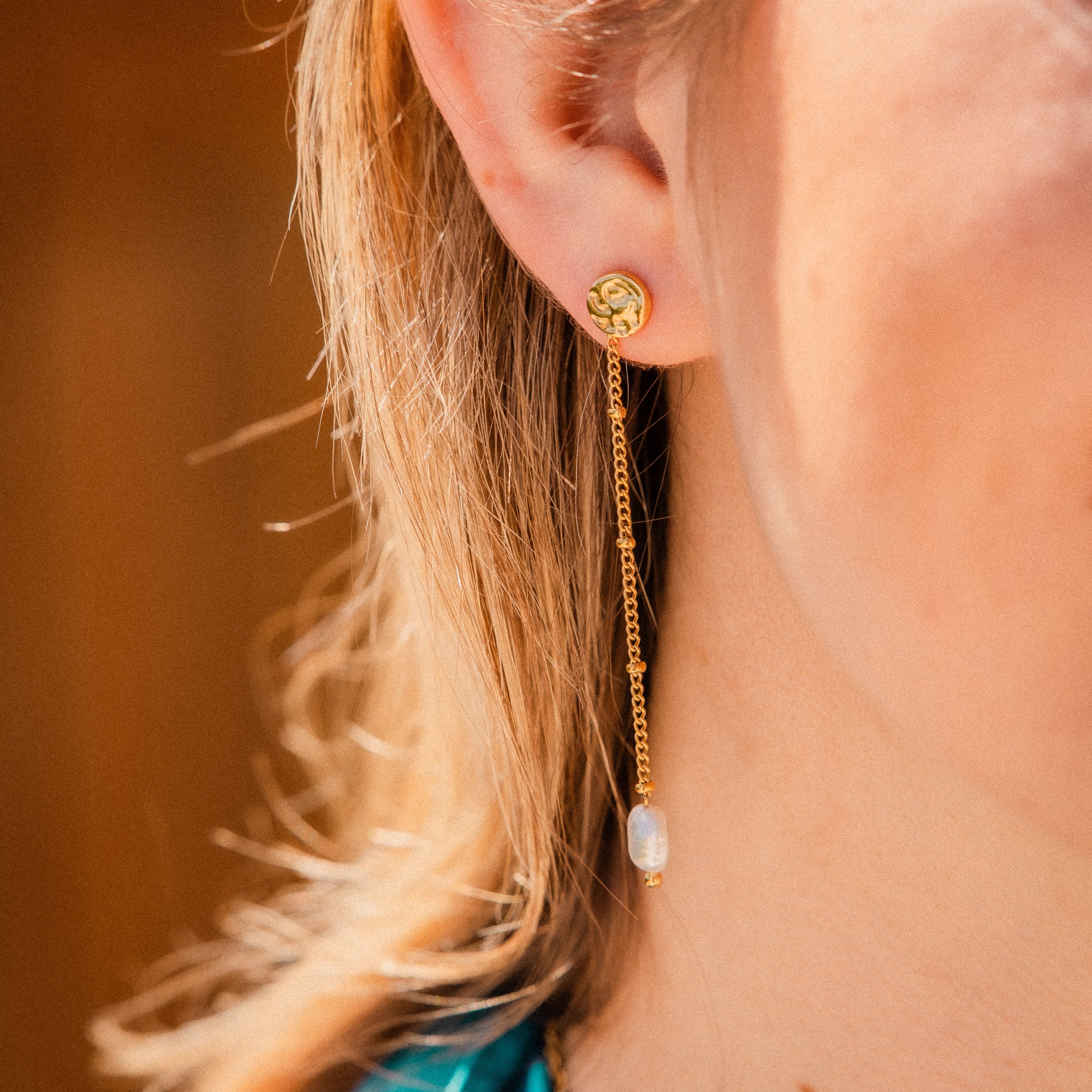 ANAVAI STUD FRESHWATER PEARL