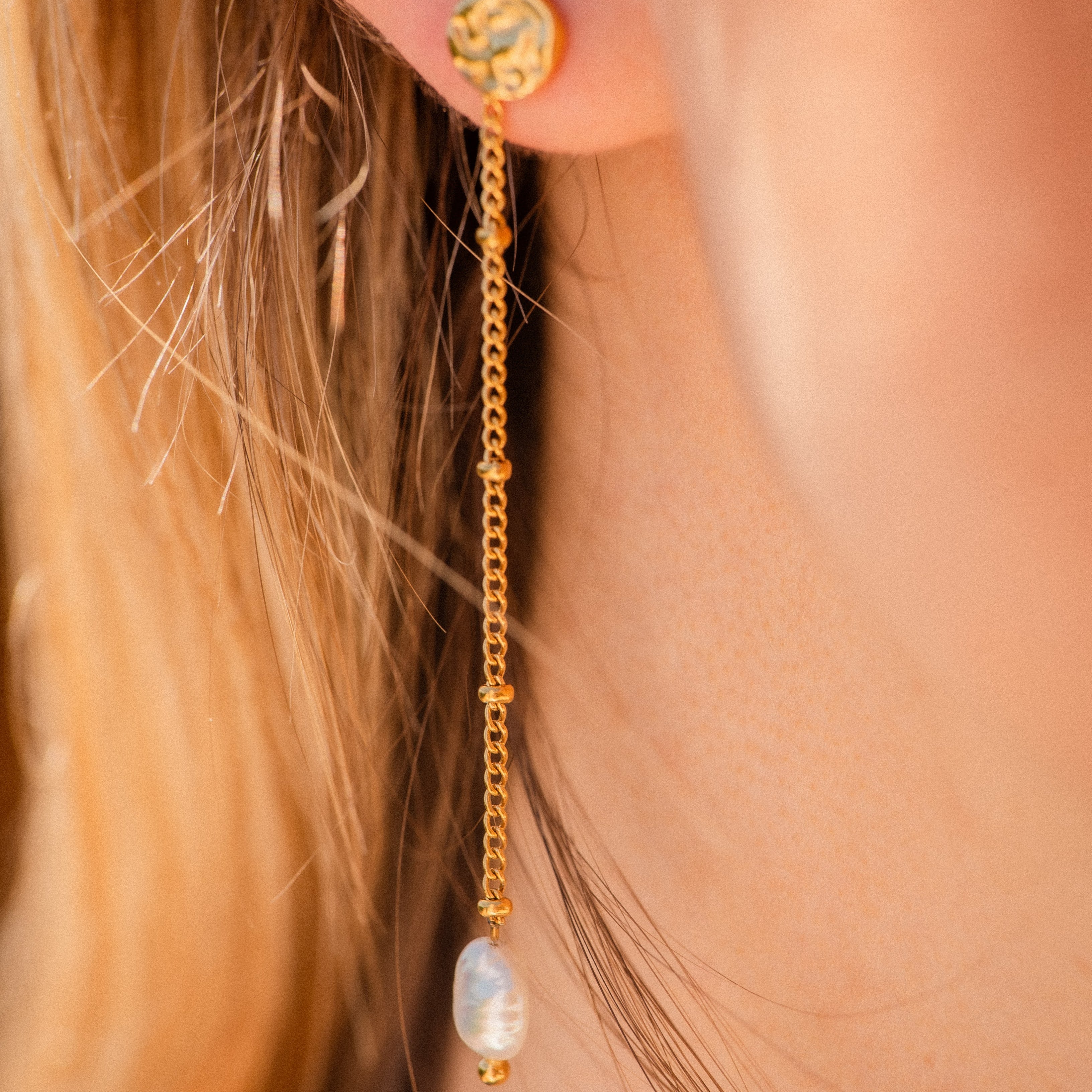 ANAVAI STUD FRESHWATER PEARL