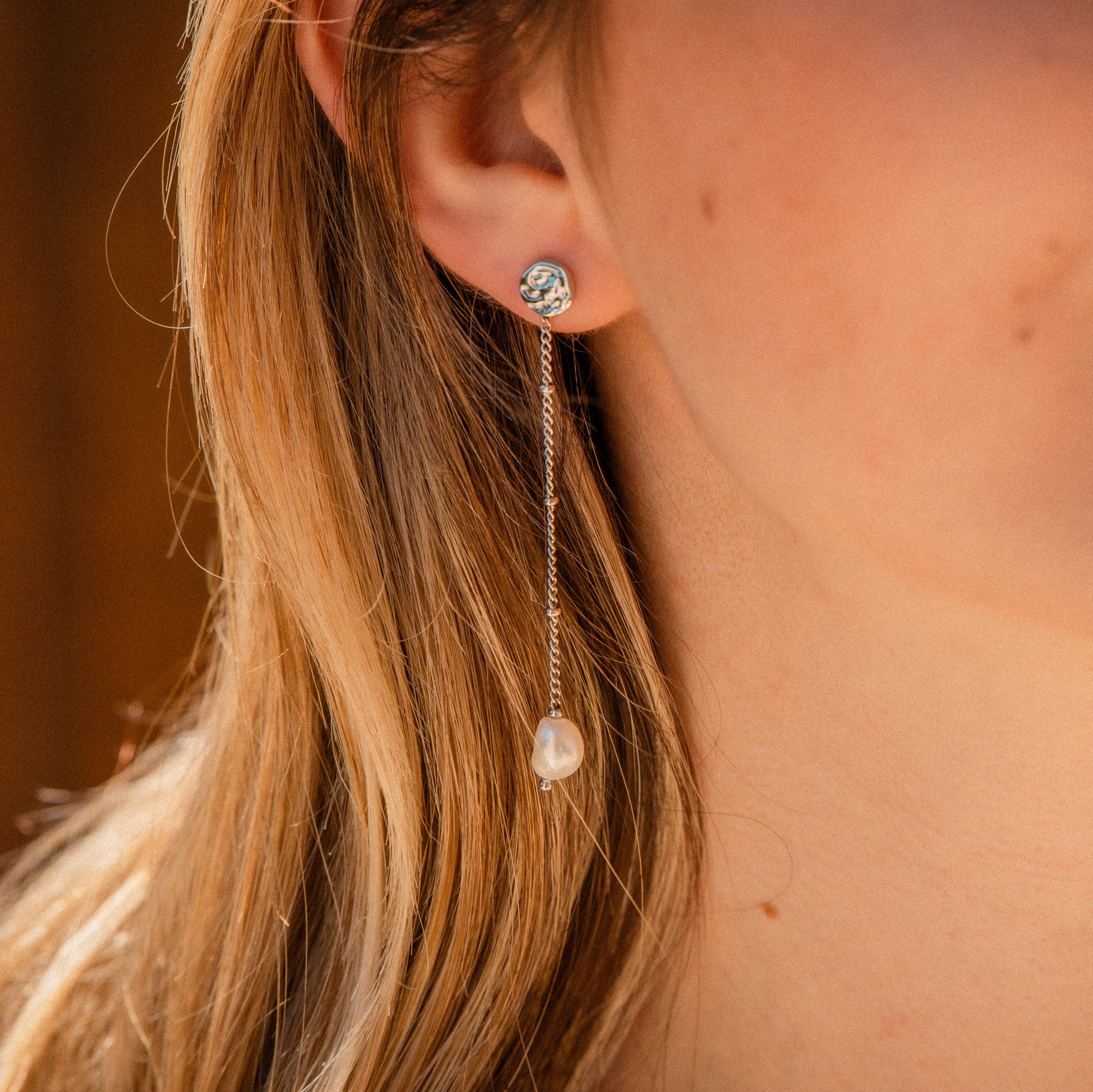 ANAVAI STUD FRESHWATER PEARL