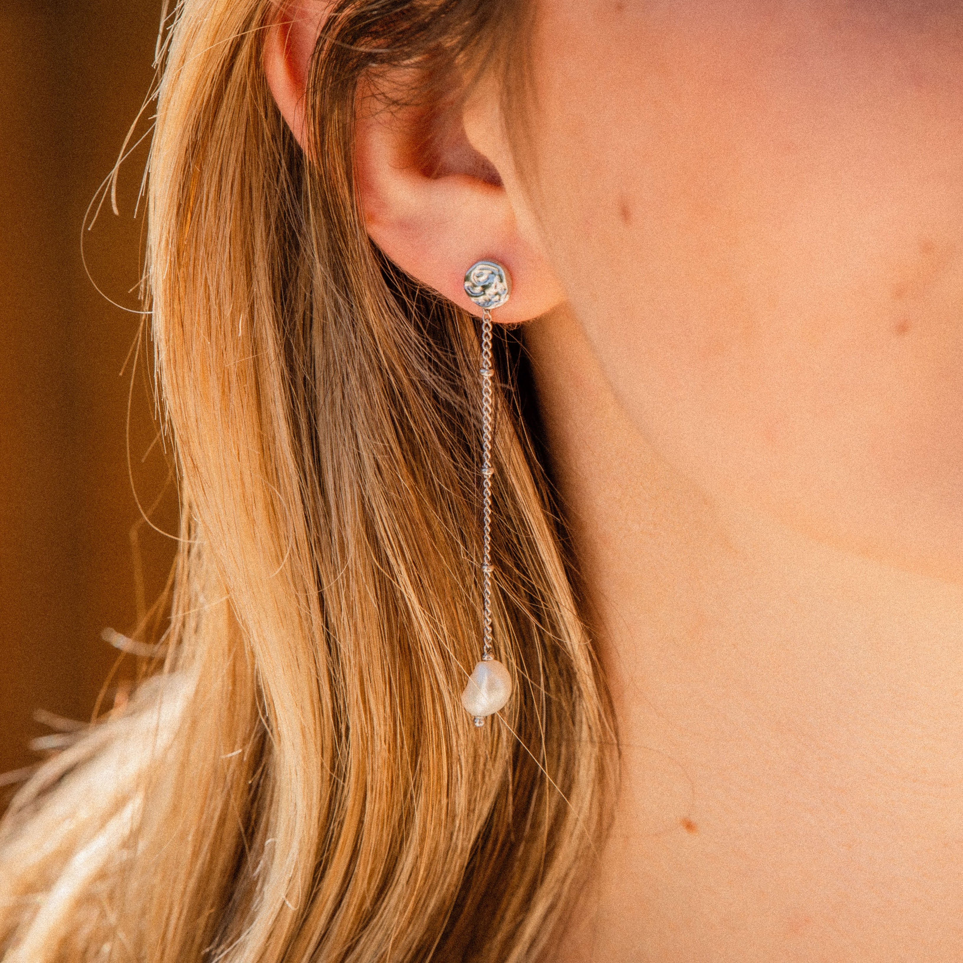 ANAVAI STUD FRESHWATER PEARL