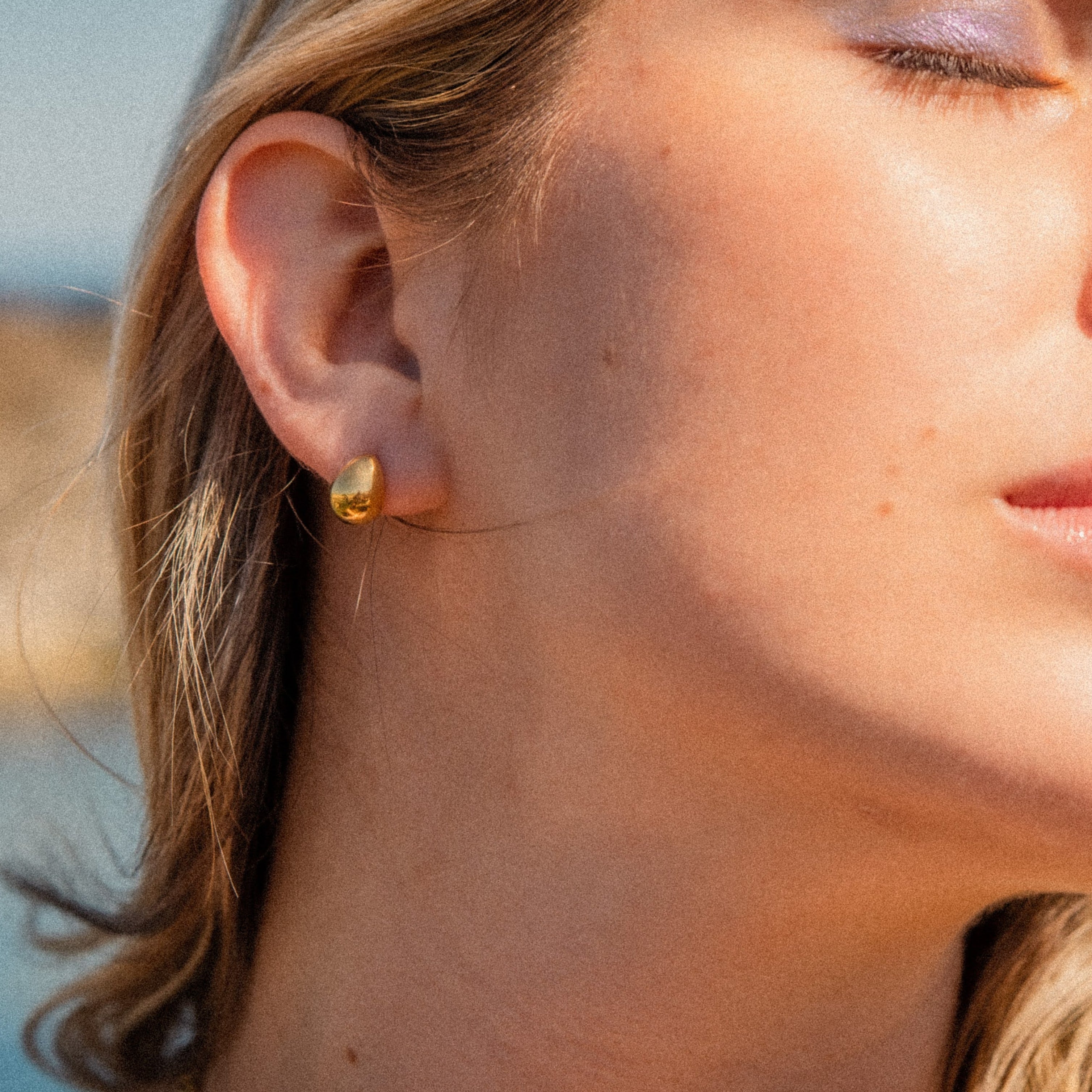 ELINA DROP STUD EARRINGS